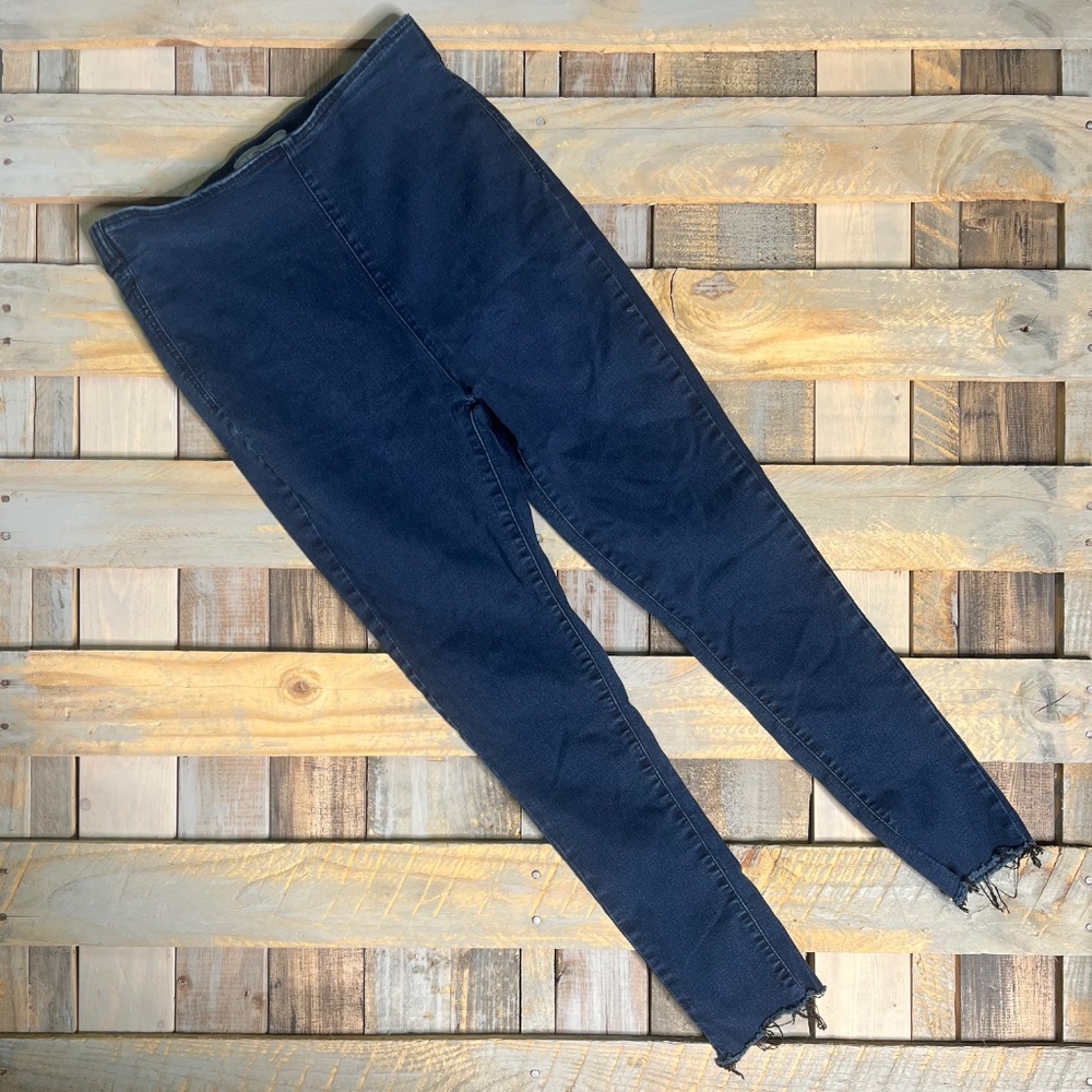 EUC ✵☽Free People☾✵ Dark Denim Jegging - Stretchy Fray Blue Jeans | 31 Large 12 - Picture 9 of 14